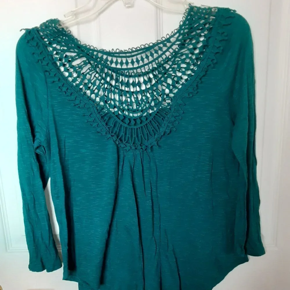 Eyeshadow Size Small Green 3/4 Length Sleeves w/Embroidered Top Front & Back